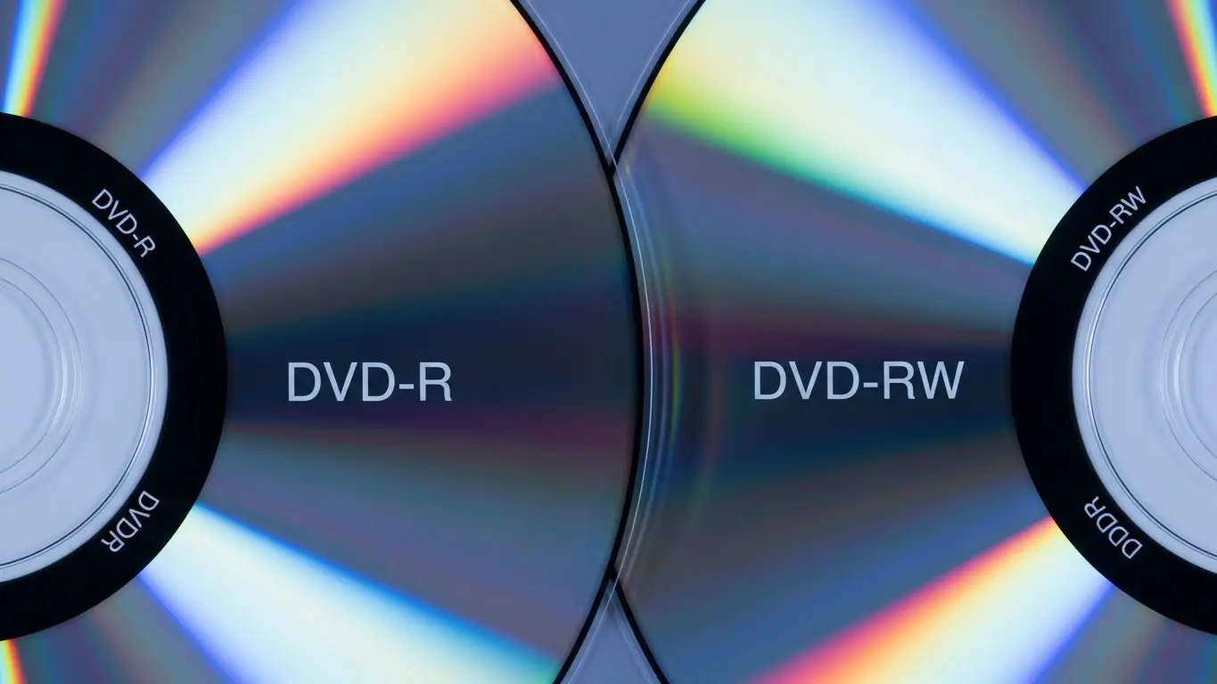 DVD-RとDVD-RWの違いを解説するメインアイキャッチ