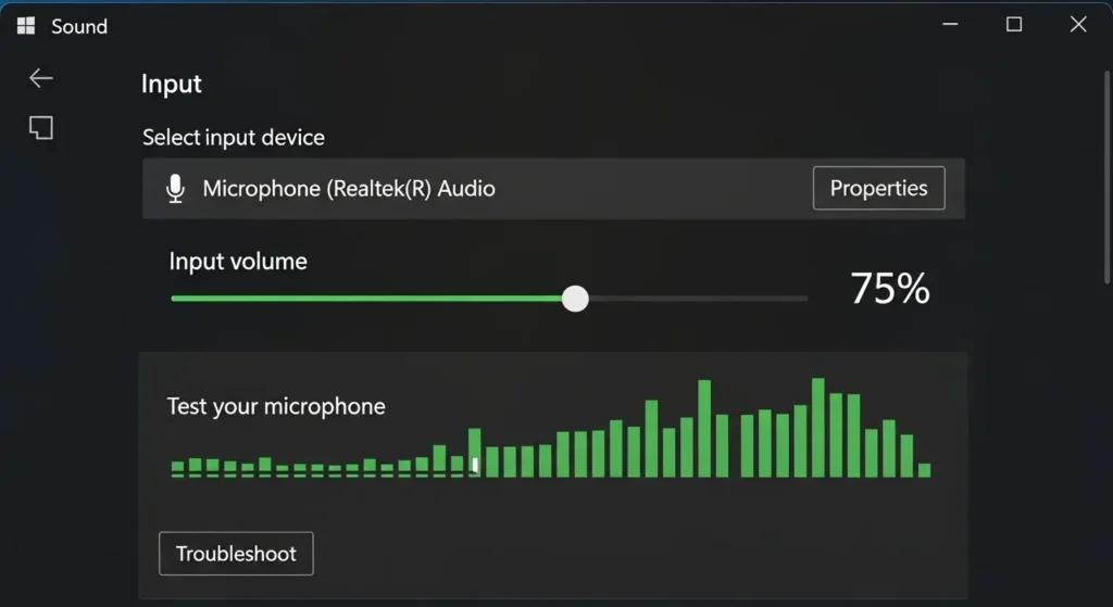 Windowsのサウンド設定画面でマイクの入力レベルを調整する様子