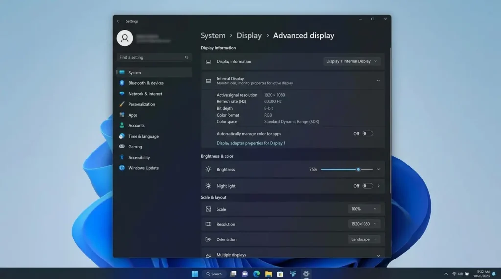 Windows 11の設定アプリ画面からシステムメニュー内にあるディスプレイ設定の明るさ項目を確認する操作